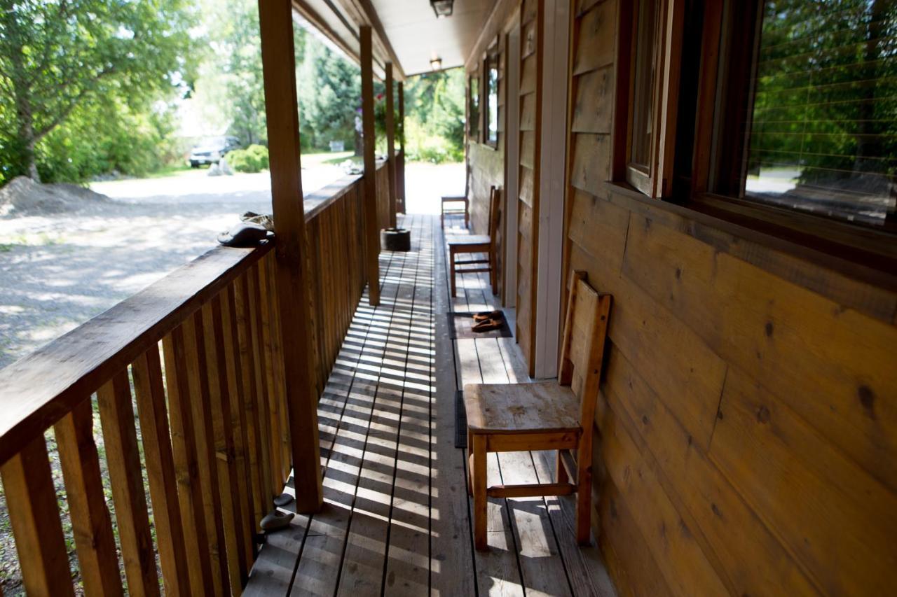 Skeena River House Bed & Breakfast เทอร์เรส ภายนอก รูปภาพ